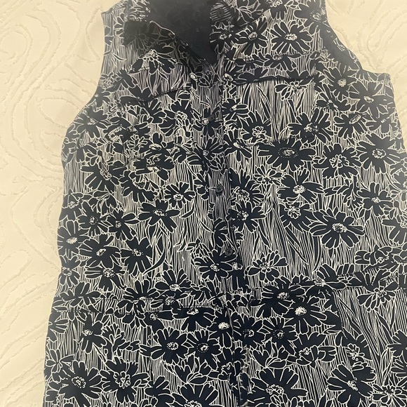 Navy floral romper - Picture 4 of 4